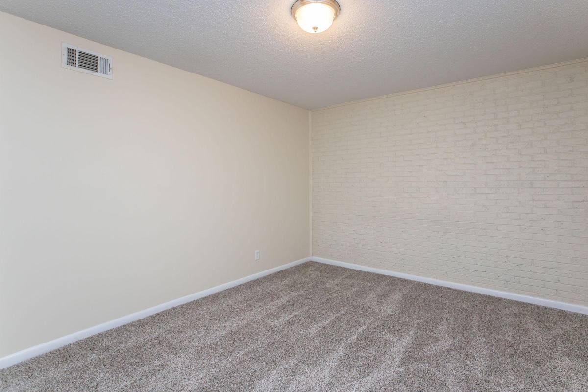 Apartment for rent at Oak Grove Place, 2000 Oak Grove Rd, Hattiesburg, MS 39402