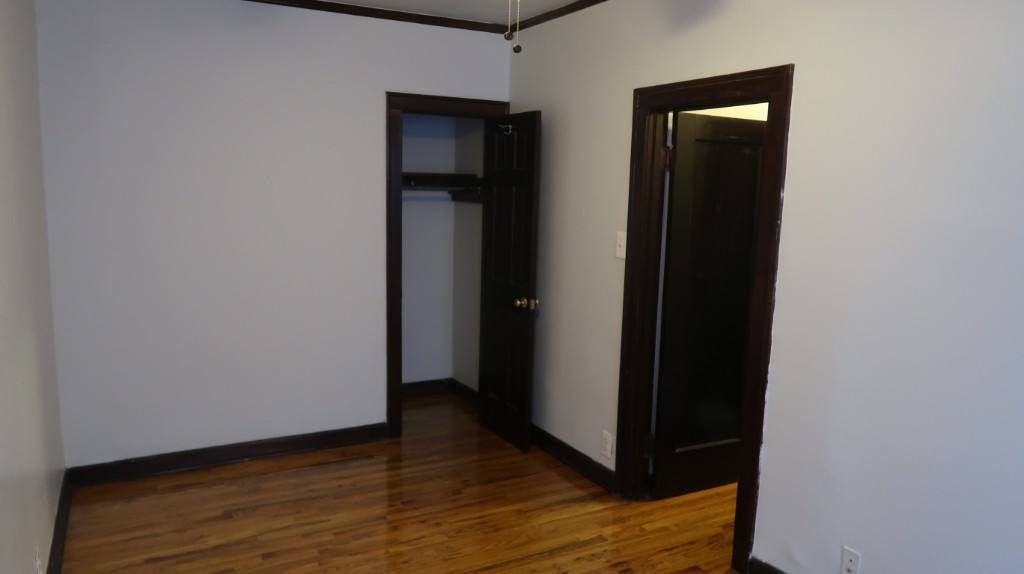 Apartment for rent at 846 W Montrose, Chicago, IL 60626