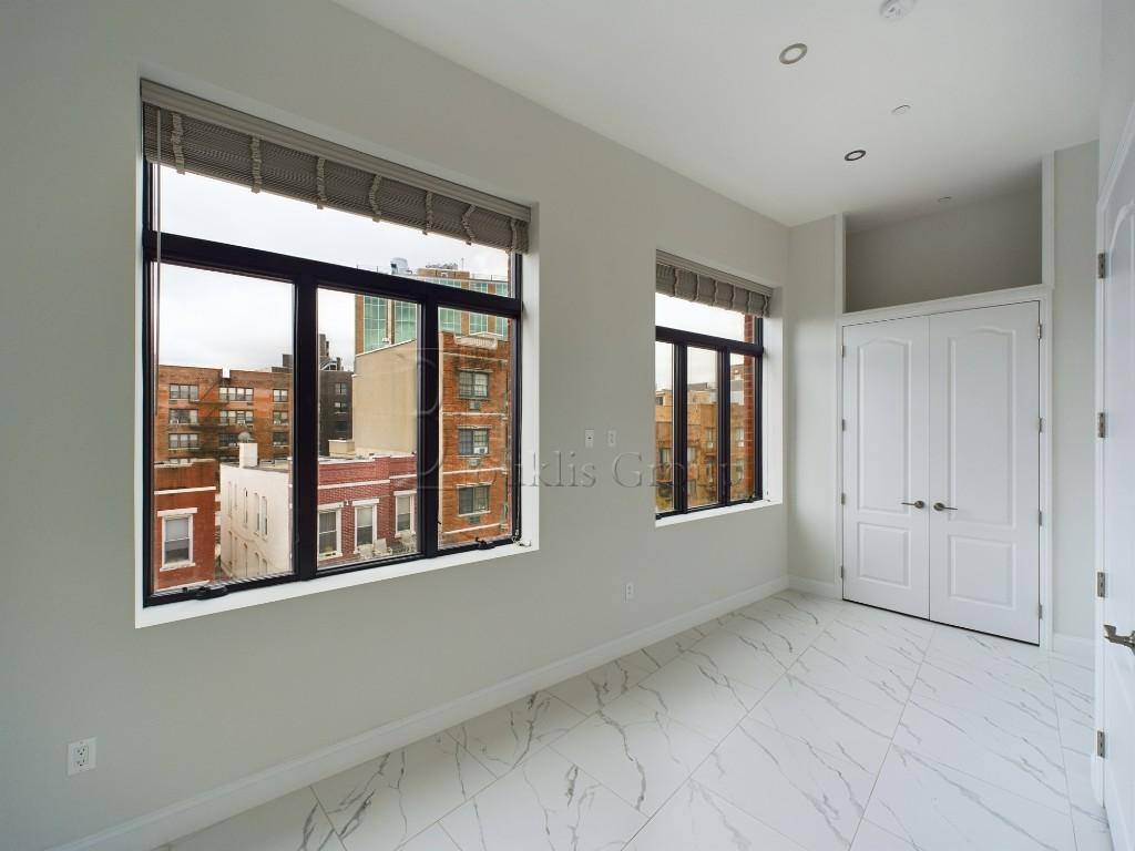 Apartment for rent at 31-25 28th Rd, Astoria, NY 11102