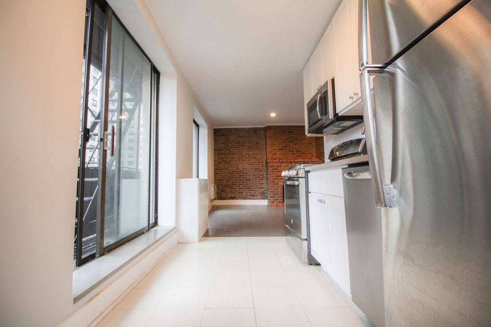 Apartment for rent at 340 E 90th St #3Z, New York, NY 10128