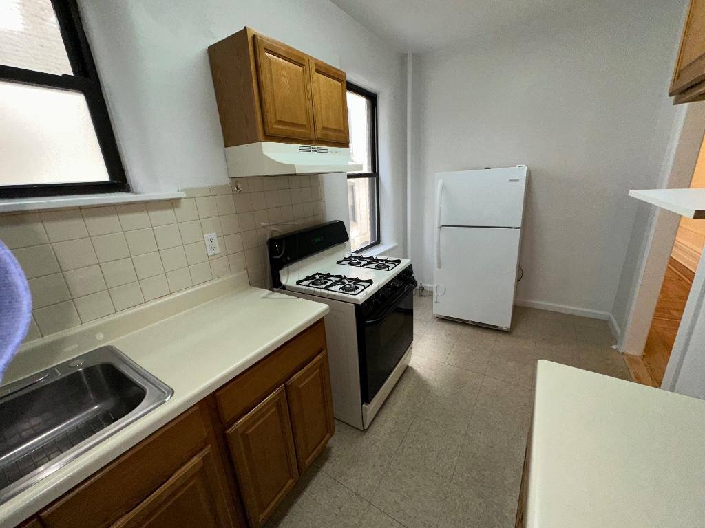 Apartment for rent at 31-18 Crescent St #A3, Astoria, NY 11106