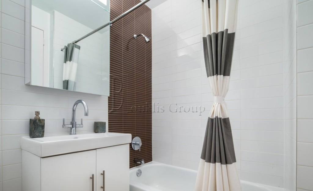 Apartment for rent at 20 Exchange Place #903, New York, NY 10005