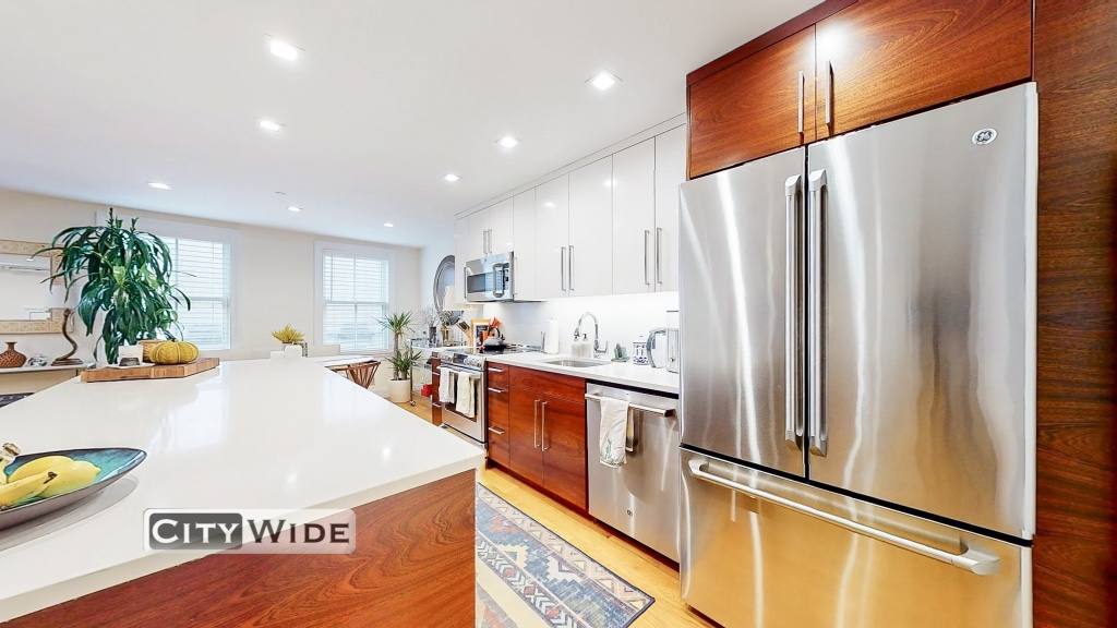 Apartment for rent at 237 Bleecker St #2, New York, NY 10014