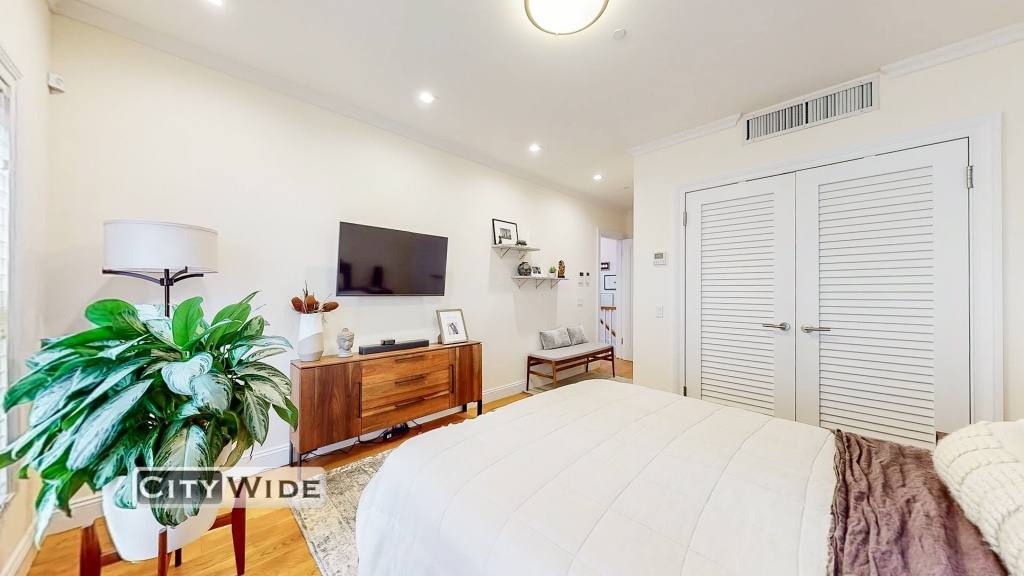 Apartment for rent at 237 Bleecker St #2, New York, NY 10014
