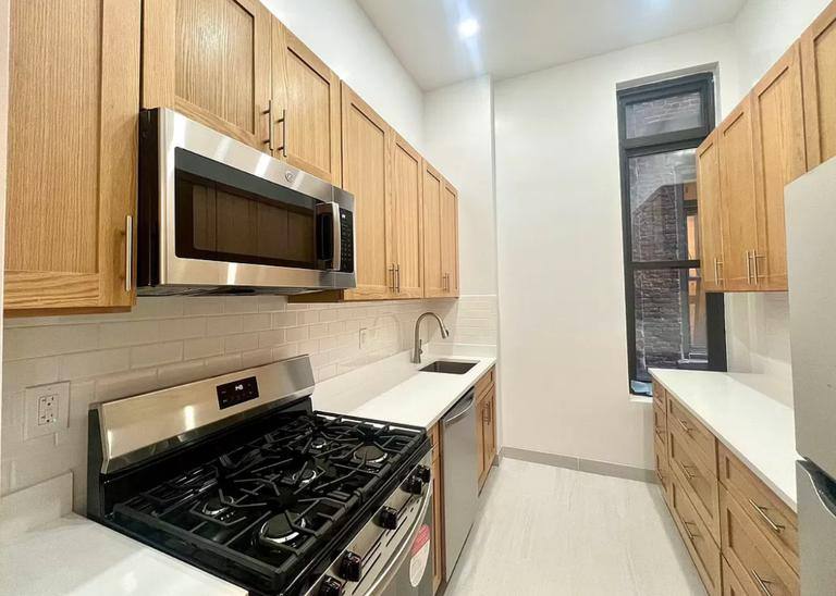 Apartment for rent at 130 E 29th St #1, New York, NY 10016