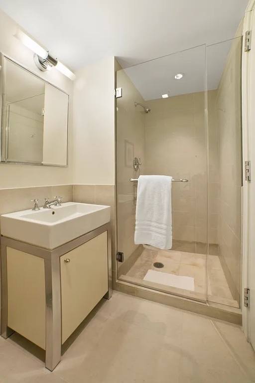 Apartment for rent at 160 Central Park S #1810, New York, NY 10019