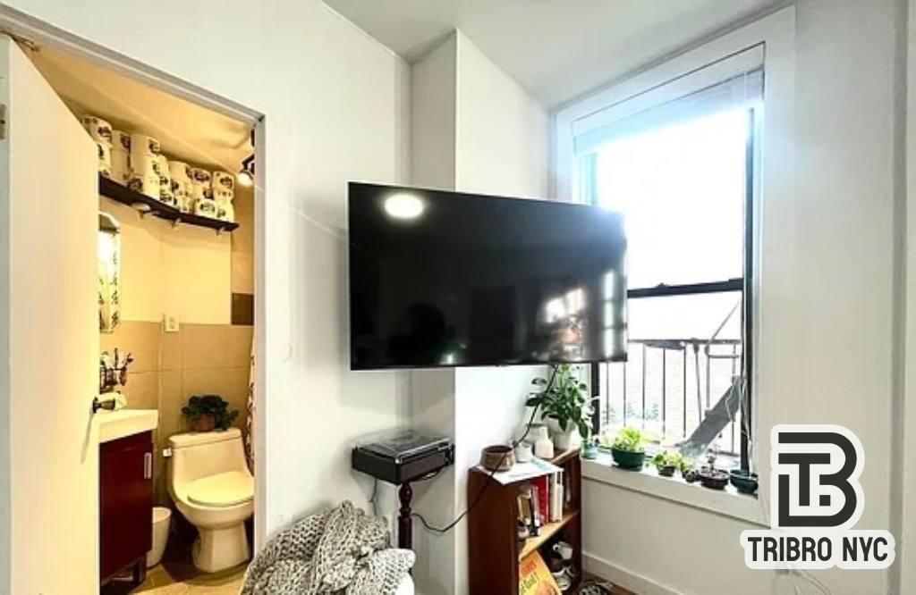 Apartment for rent at 160 Havemeyer #33, Brooklyn, NY 11211