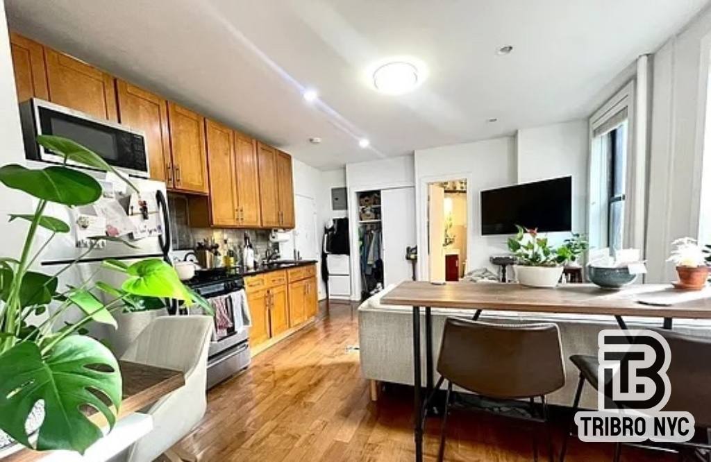 Apartment for rent at 160 Havemeyer #33, Brooklyn, NY 11211