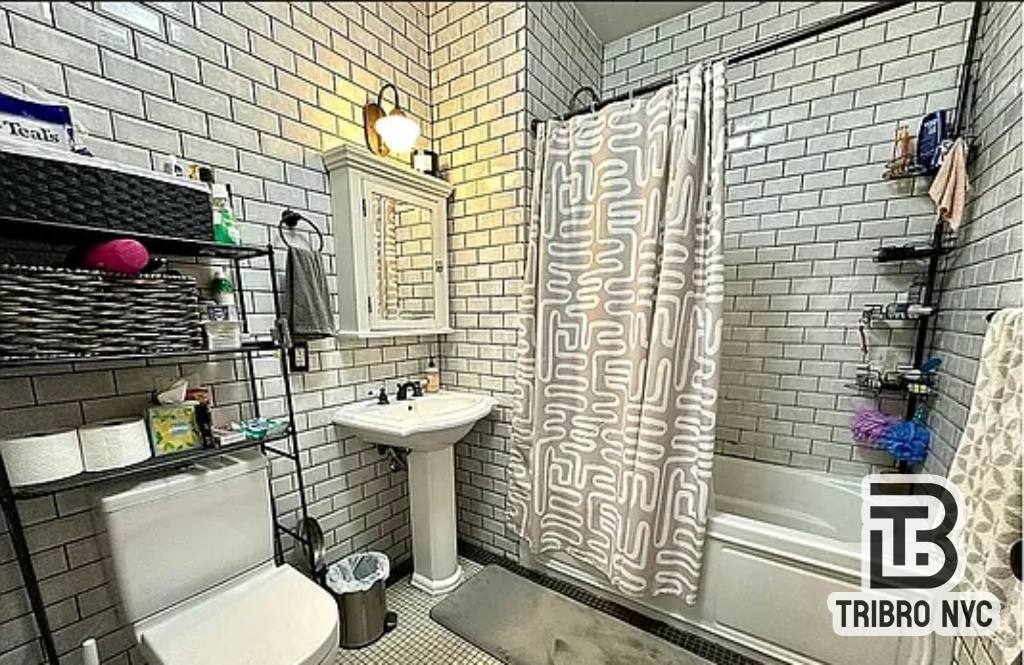 Apartment for rent at 871 Grand St #3A, Brooklyn, NY 11211