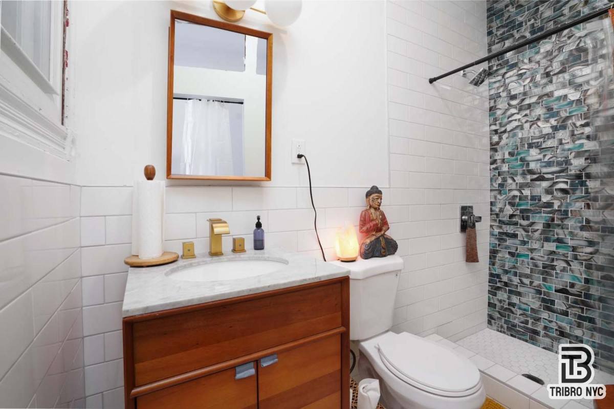 Apartment for rent at 60-42 Grove St #2R, Ridgewood, NY 11385