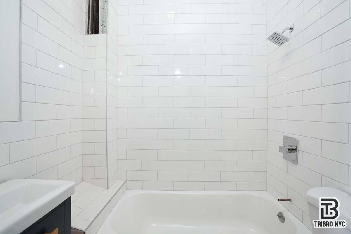 Apartment for rent at 60-42 Grove St #2R, Ridgewood, NY 11385