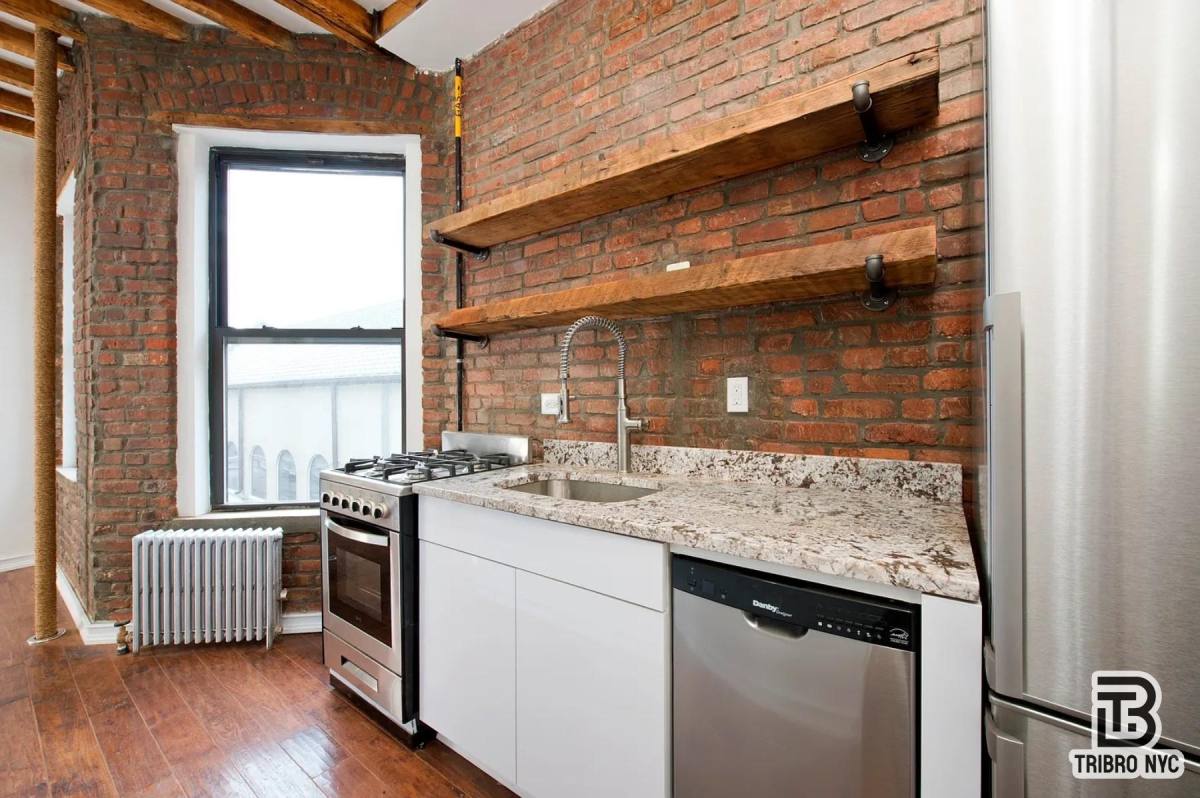 Apartment for rent at 37 Monroe St #4B, Wareham, MA 02571