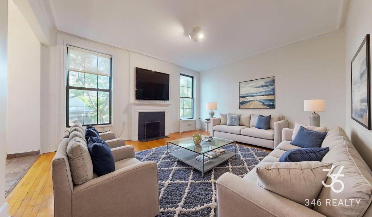 Townhouse for rent at 129 E 10th St #4, New York, NY 10003