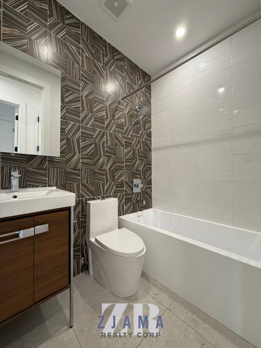 Apartment for rent at 104 Graham Ave #3R, Brooklyn, NY 11206