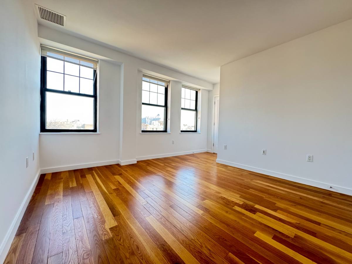 Apartment for rent at 123 Parkside Ave #6C, Brooklyn, NY 11226