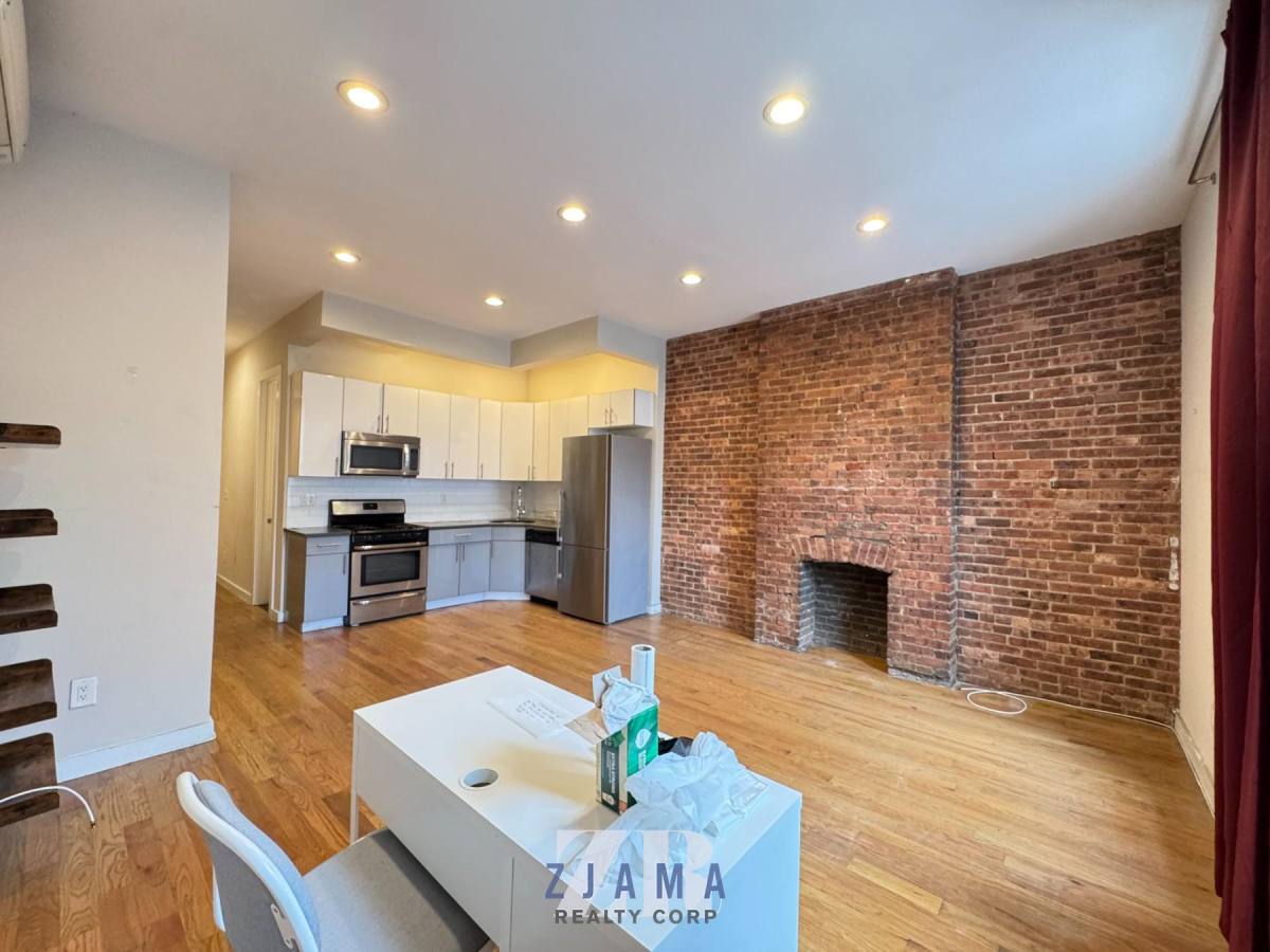 Apartment for rent at 354 Myrtle Ave #1, Brooklyn, NY 11205