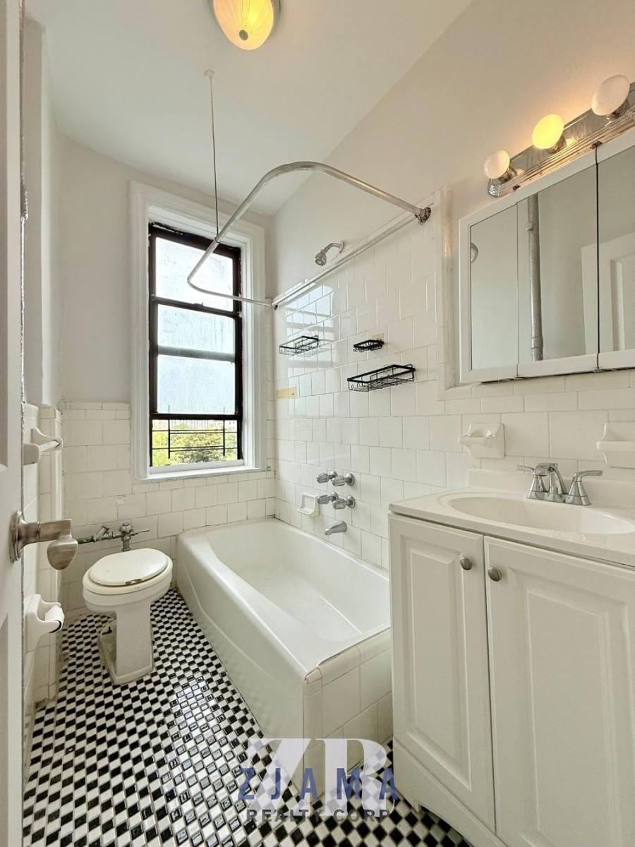 Apartment for rent at 2616 Beverley Rd #9A, Brooklyn, NY 11226