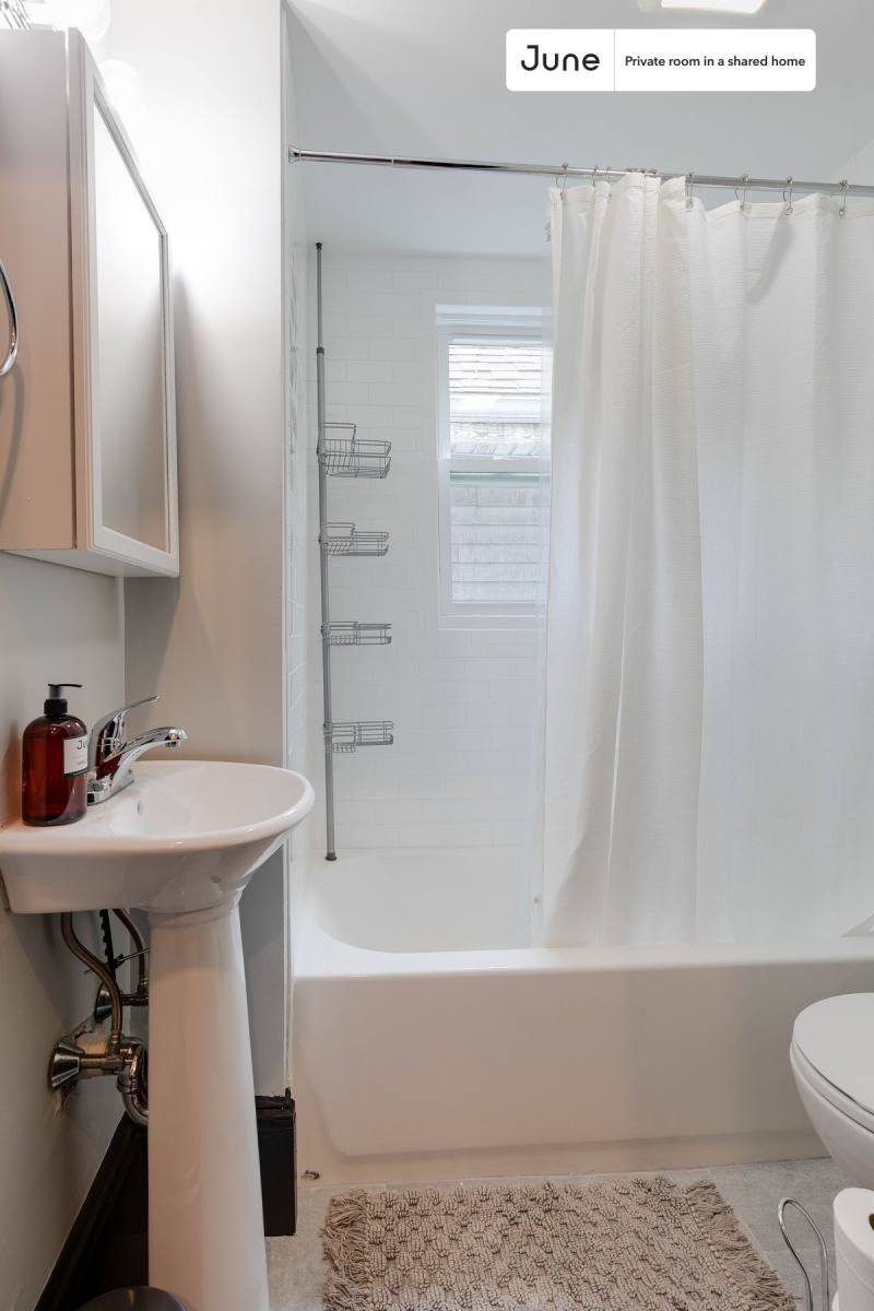 Apartment for rent at 114 Boston St, Dorchester, MA 02125