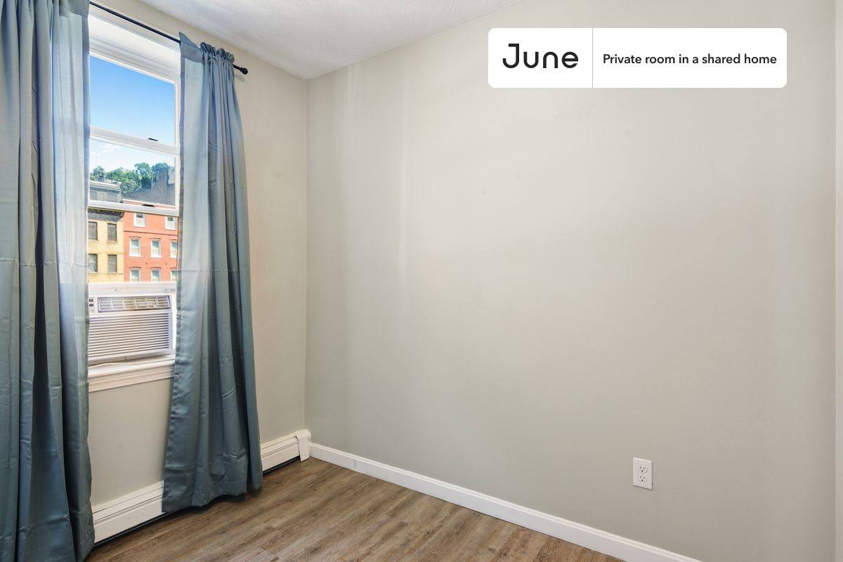 Apartment for rent at 36 N Bennet, Boston, MA 02113