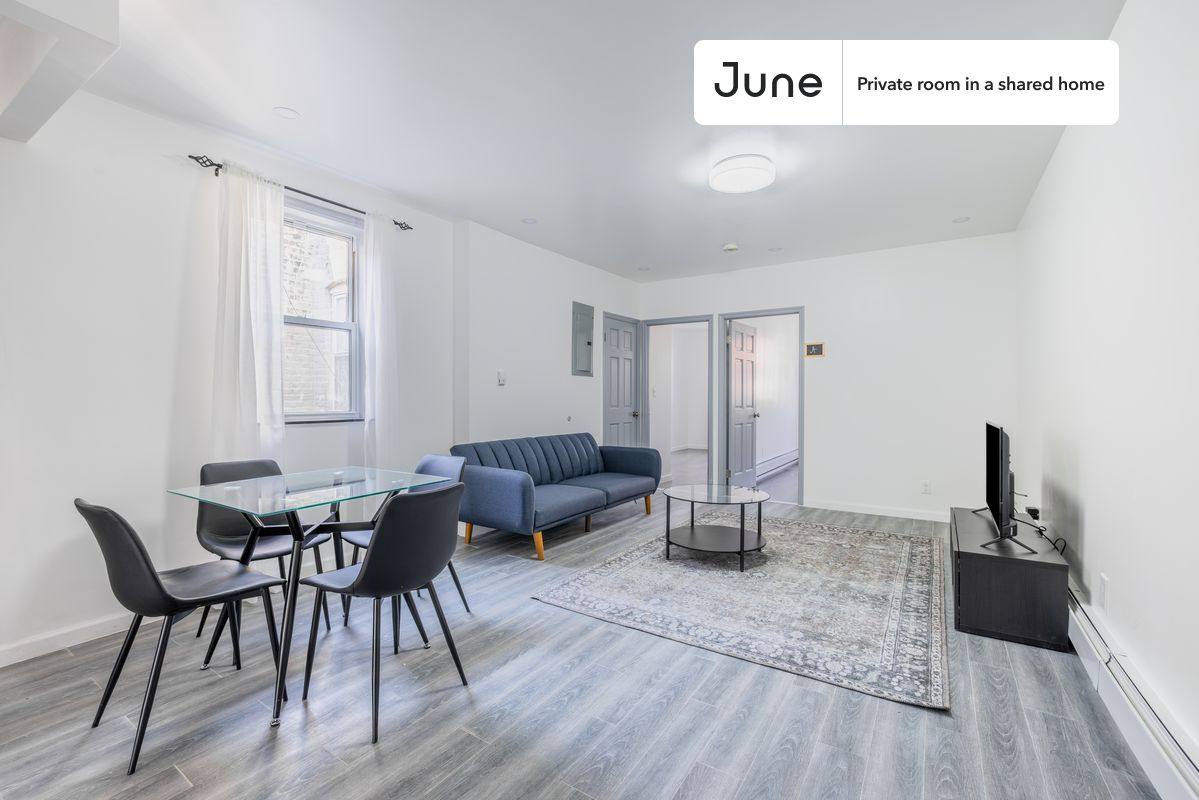 Apartment for rent at 2572 Steinway St, Astoria, NY 11103