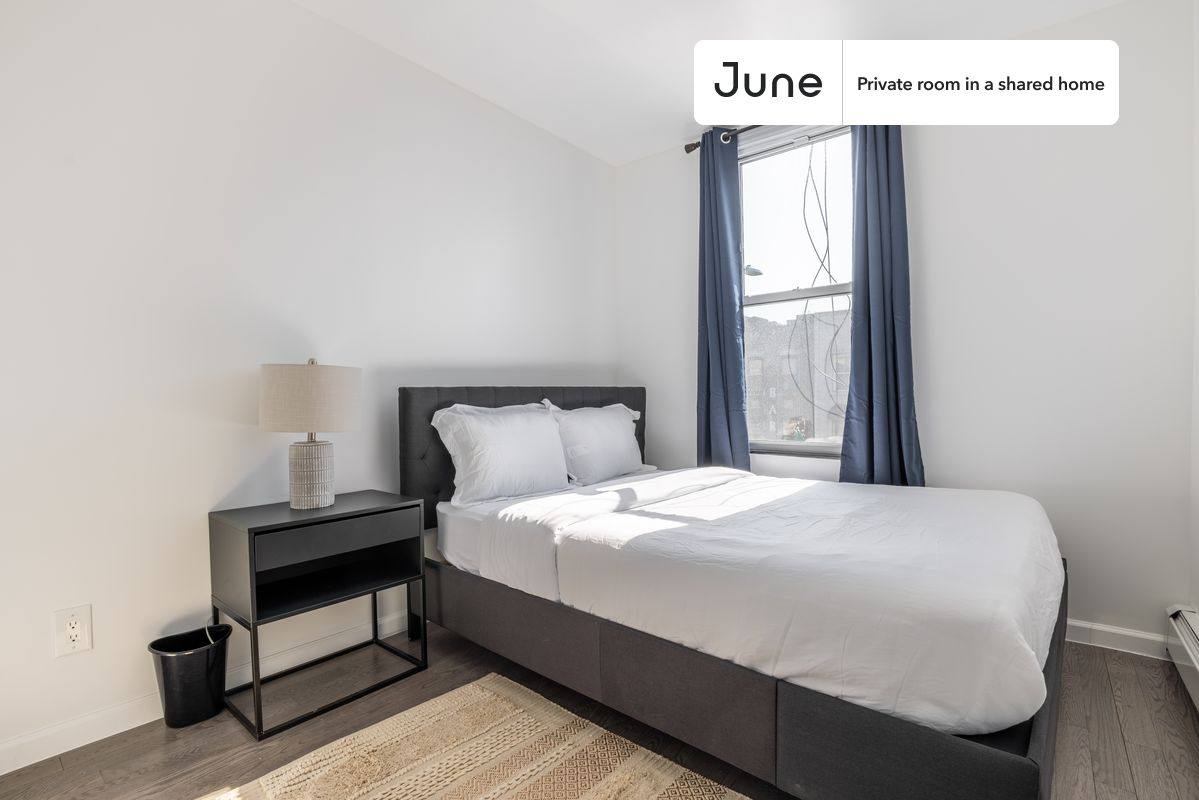 Apartment for rent at 2572 Steinway St, Astoria, NY 11103