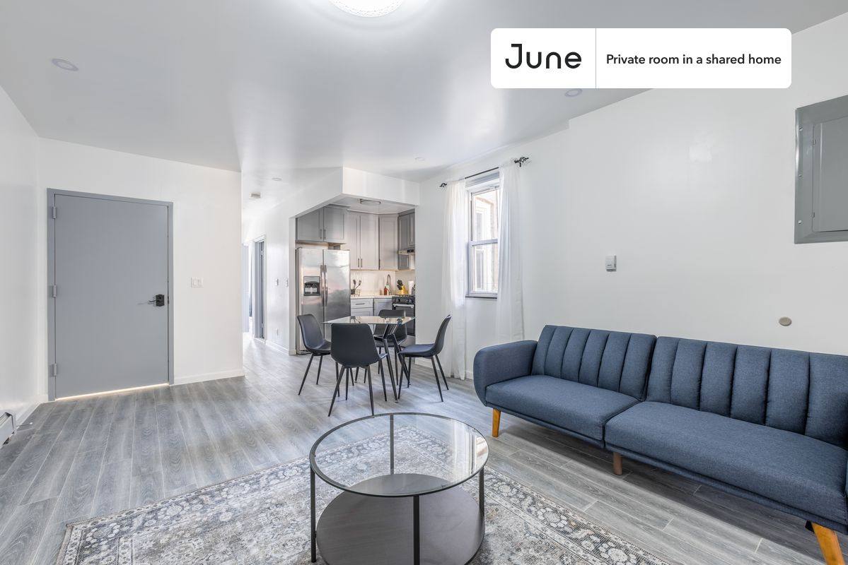 Apartment for rent at 2572 Steinway St, Astoria, NY 11103