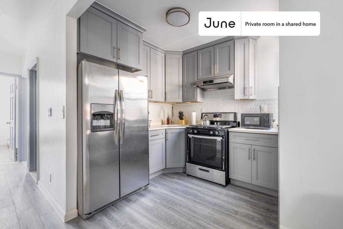Apartment for rent at 2572 Steinway St, Astoria, NY 11103