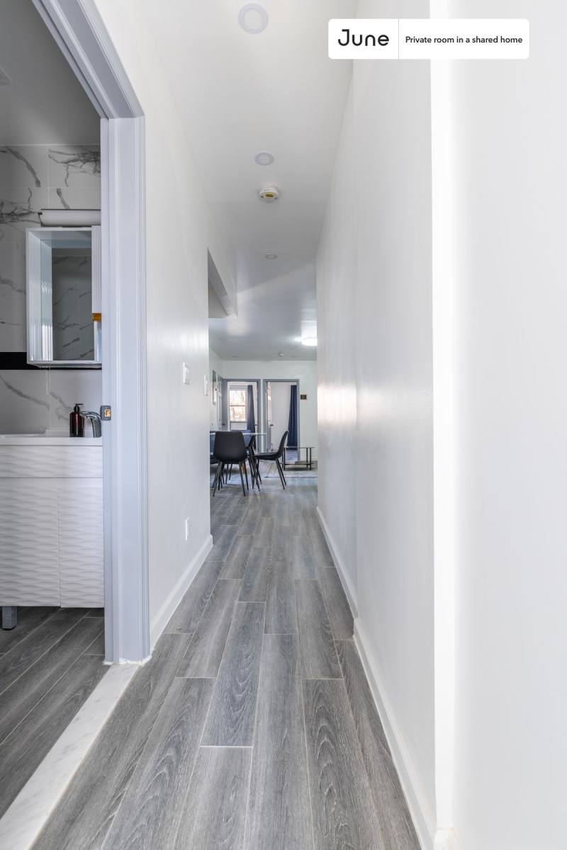 Apartment for rent at 2572 Steinway St, Astoria, NY 11103