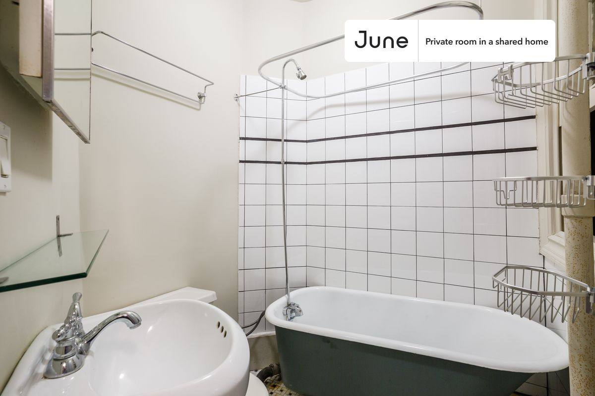 Apartment for rent at 336 W 47th St, New York, NY 10036