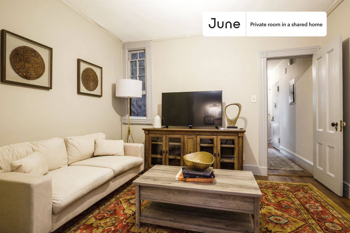 Apartment for rent at 336 W 47th St, New York, NY 10036