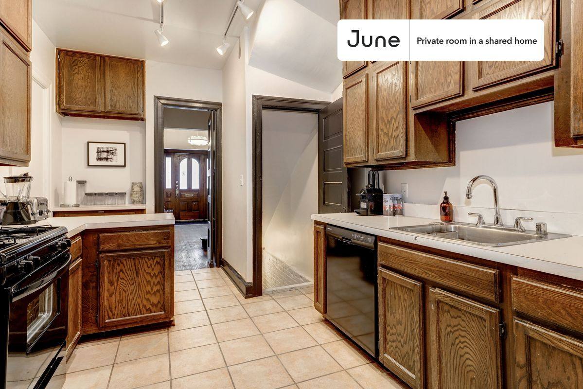 Apartment for rent at 2270 Cathedral Ave NW, Washington, DC 20008
