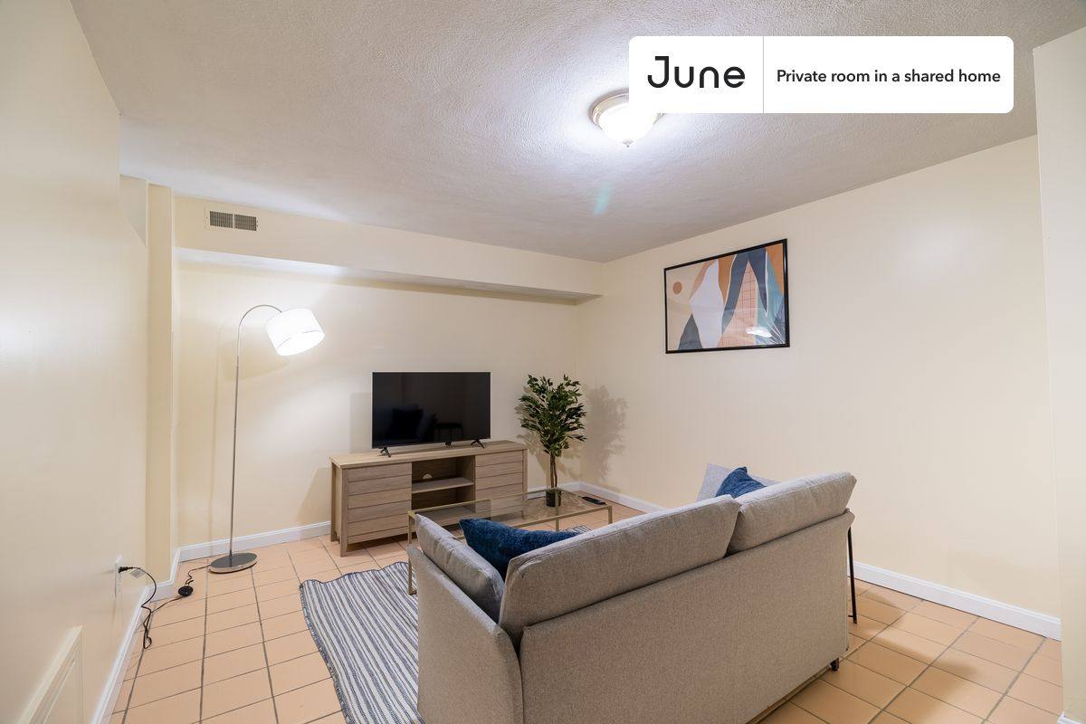 Apartment for rent at 277 Paris, East Boston, MA 02128