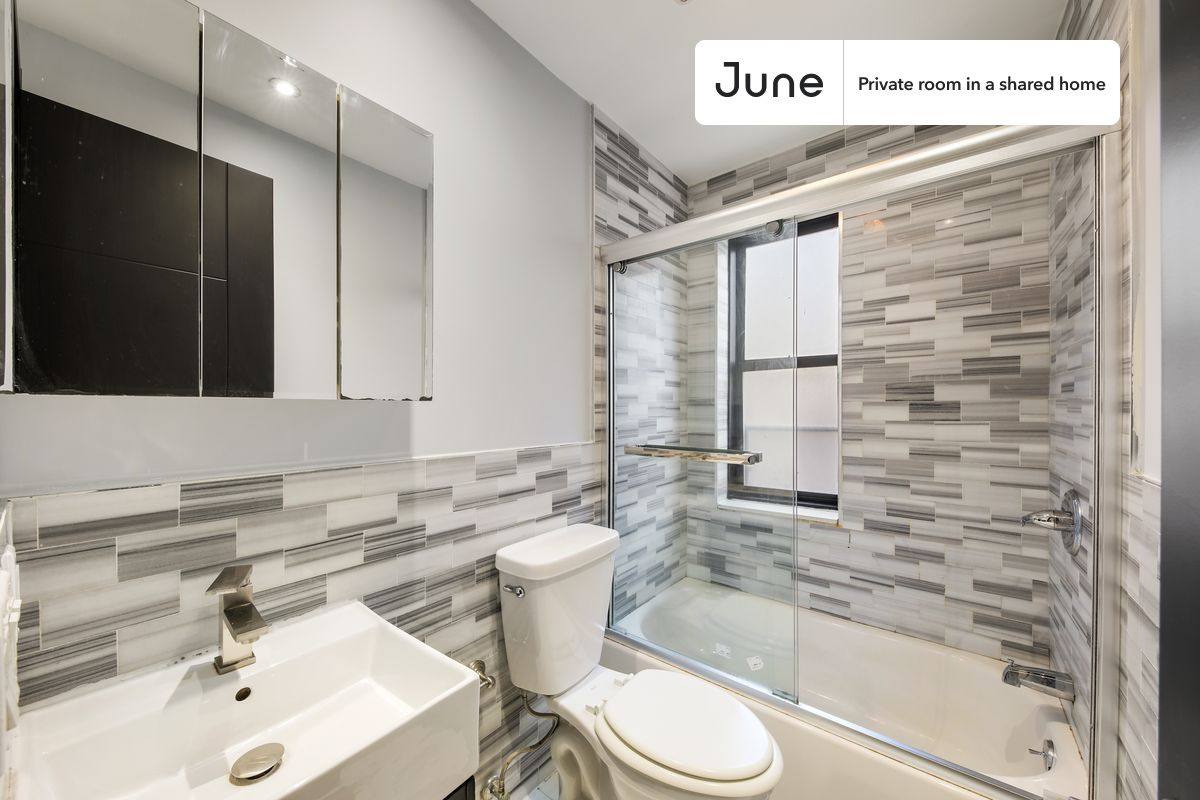 Apartment for rent at 225 W 109th St, New York, NY 10025