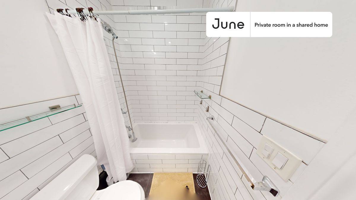 Apartment for rent at 39A Broome St #B, Brooklyn, NY 11222
