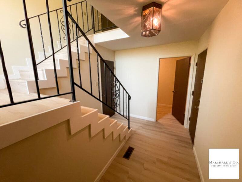 Townhouse for rent at 1610 Merritt Dr, Novato, CA 94949