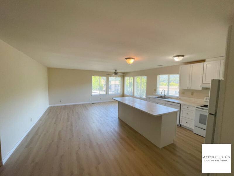 Townhouse for rent at 1610 Merritt Dr, Novato, CA 94949