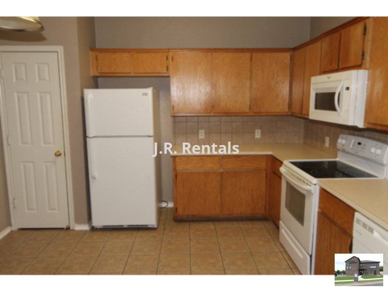 Townhouse for rent at 304 Jeff Gordon Dr #A, Harker Heights, TX 76548