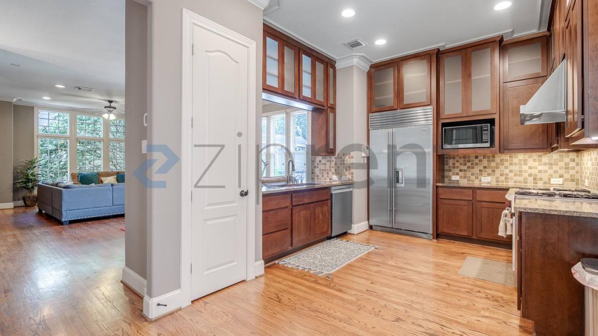 Townhouse for rent at 1216 Rosedale St, Houston, TX 77004