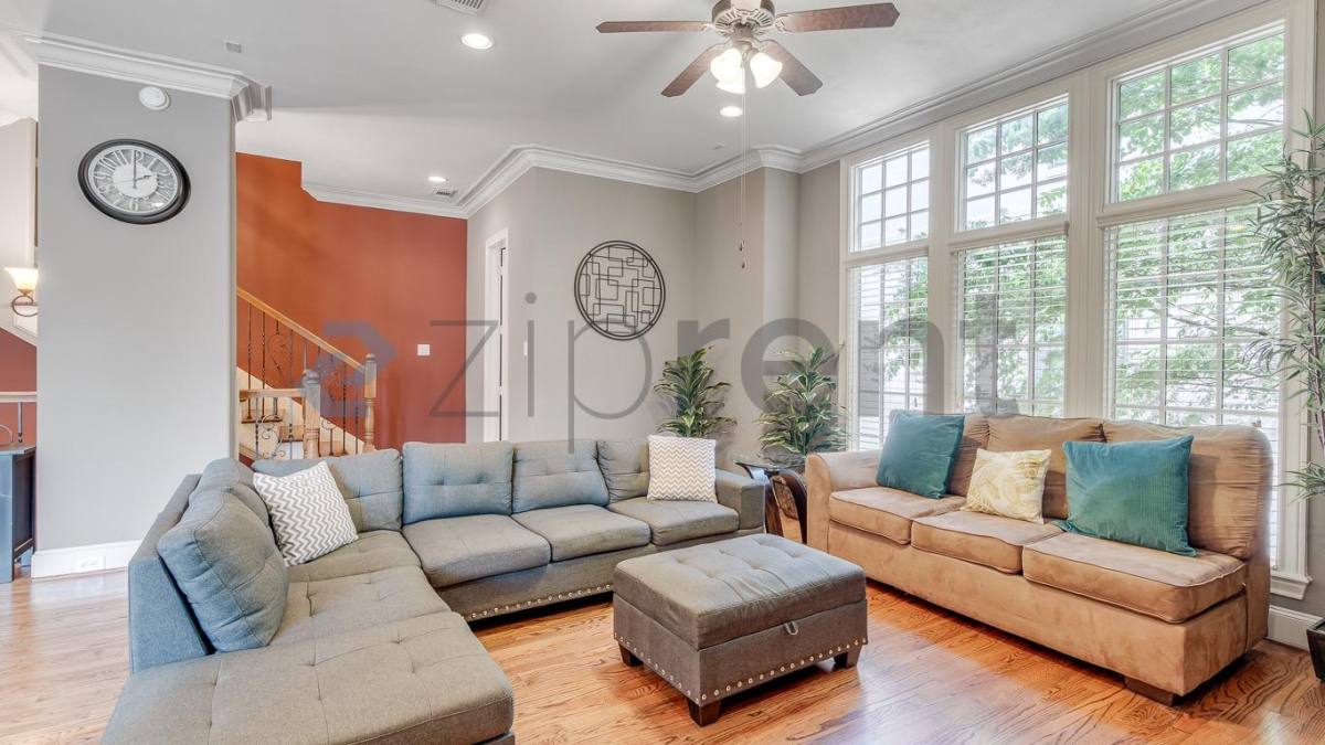 Townhouse for rent at 1216 Rosedale St, Houston, TX 77004