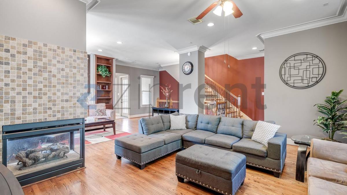 Townhouse for rent at 1216 Rosedale St, Houston, TX 77004