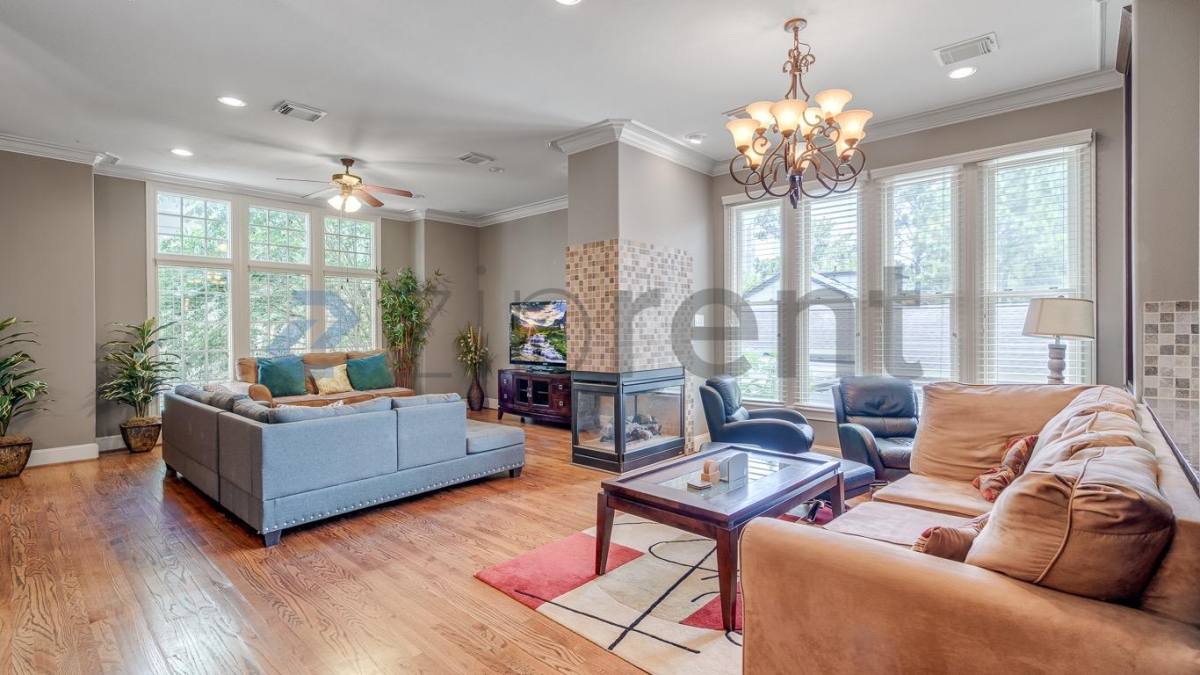 Townhouse for rent at 1216 Rosedale St, Houston, TX 77004