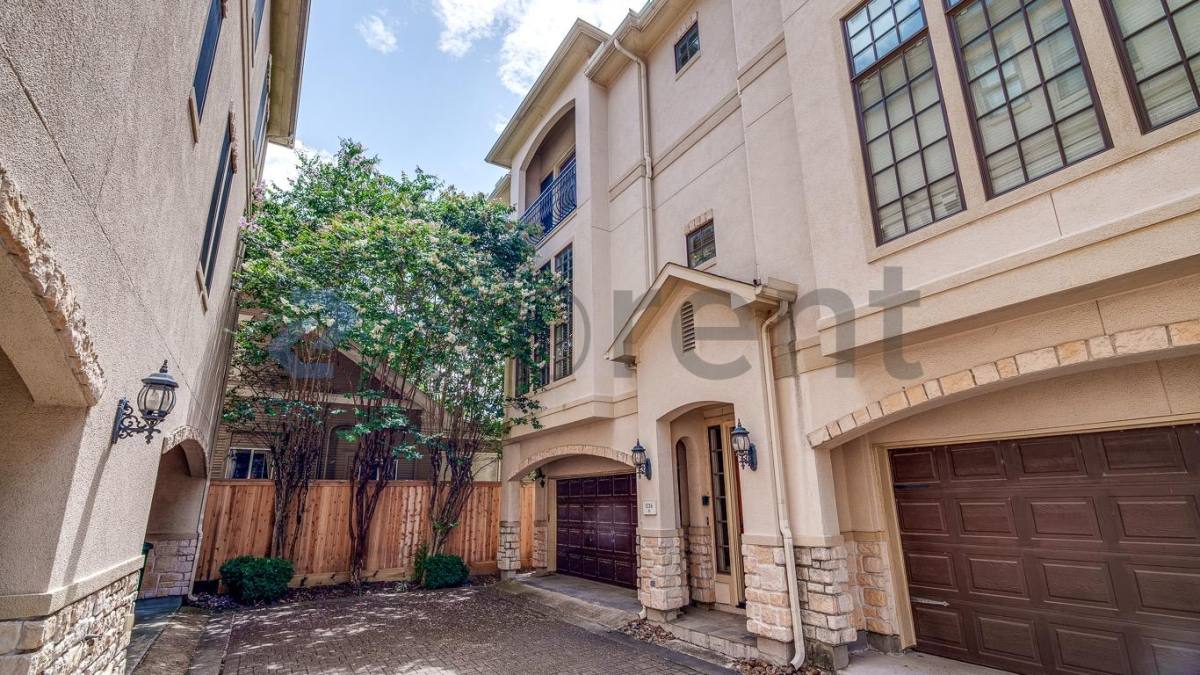 Townhouse for rent at 1216 Rosedale St, Houston, TX 77004