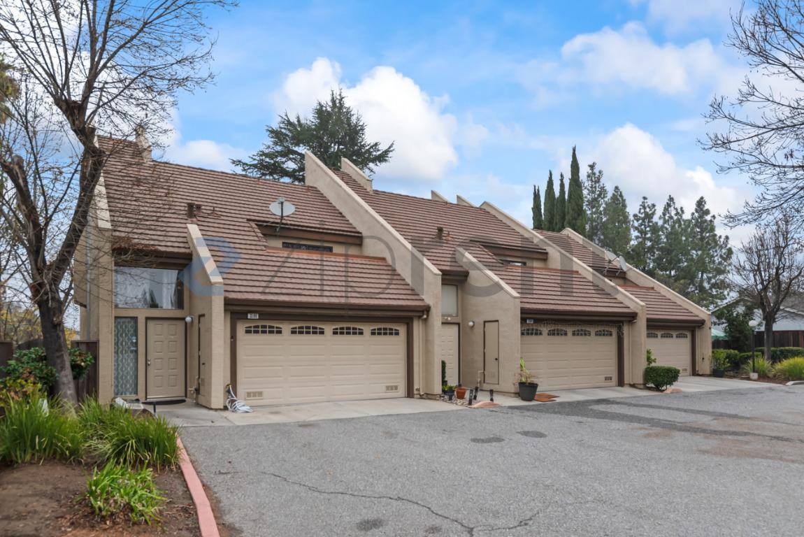 Townhouse for rent at 3594 Klaus Dr, San Jose, CA 95121