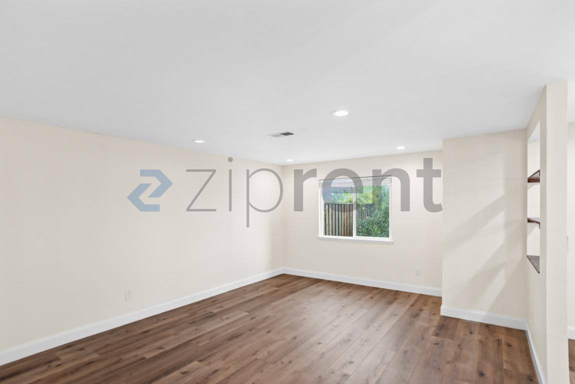 Townhouse for rent at 3594 Klaus Dr, San Jose, CA 95121