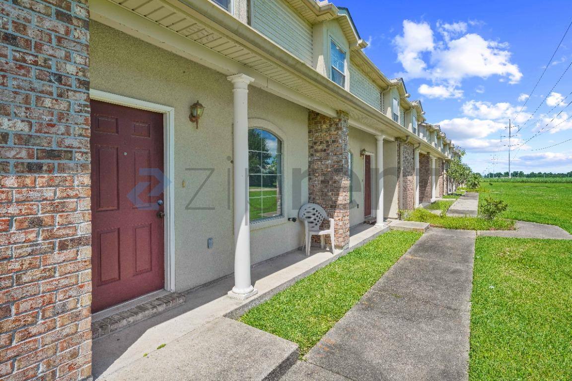 Townhouse for rent at 1418 Windsor St, La Place, LA 70068