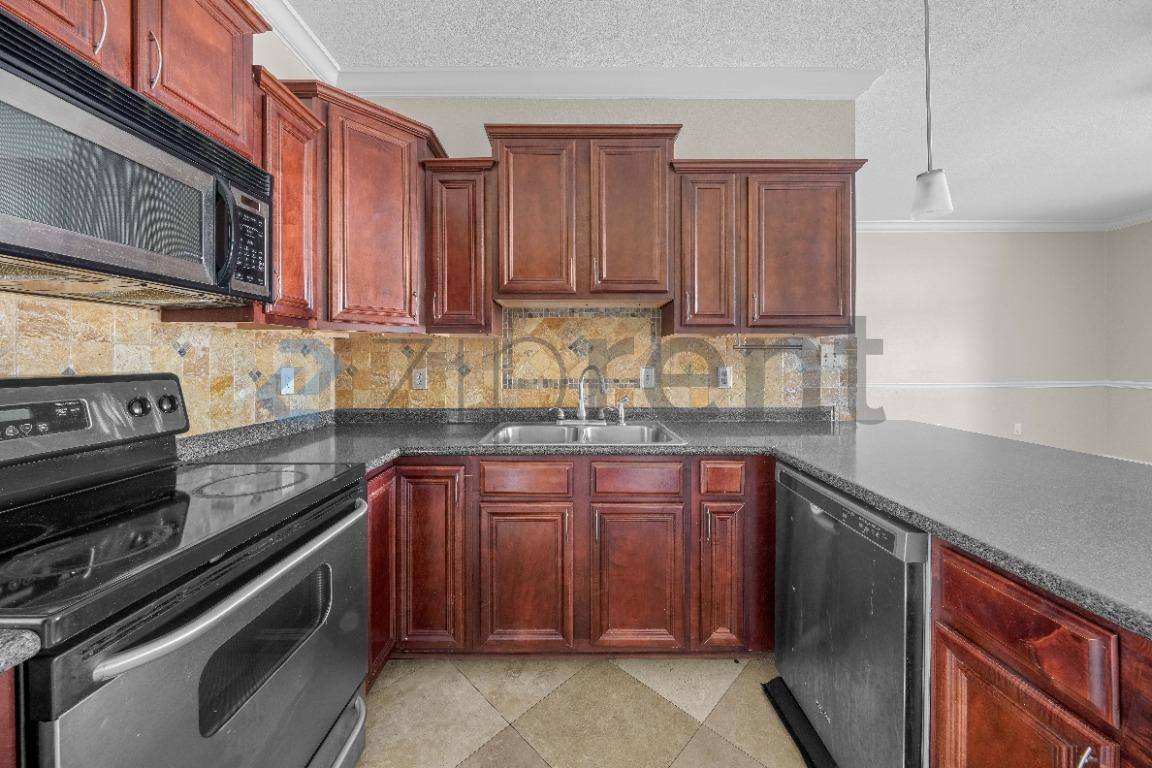 Townhouse for rent at 1418 Windsor St, La Place, LA 70068
