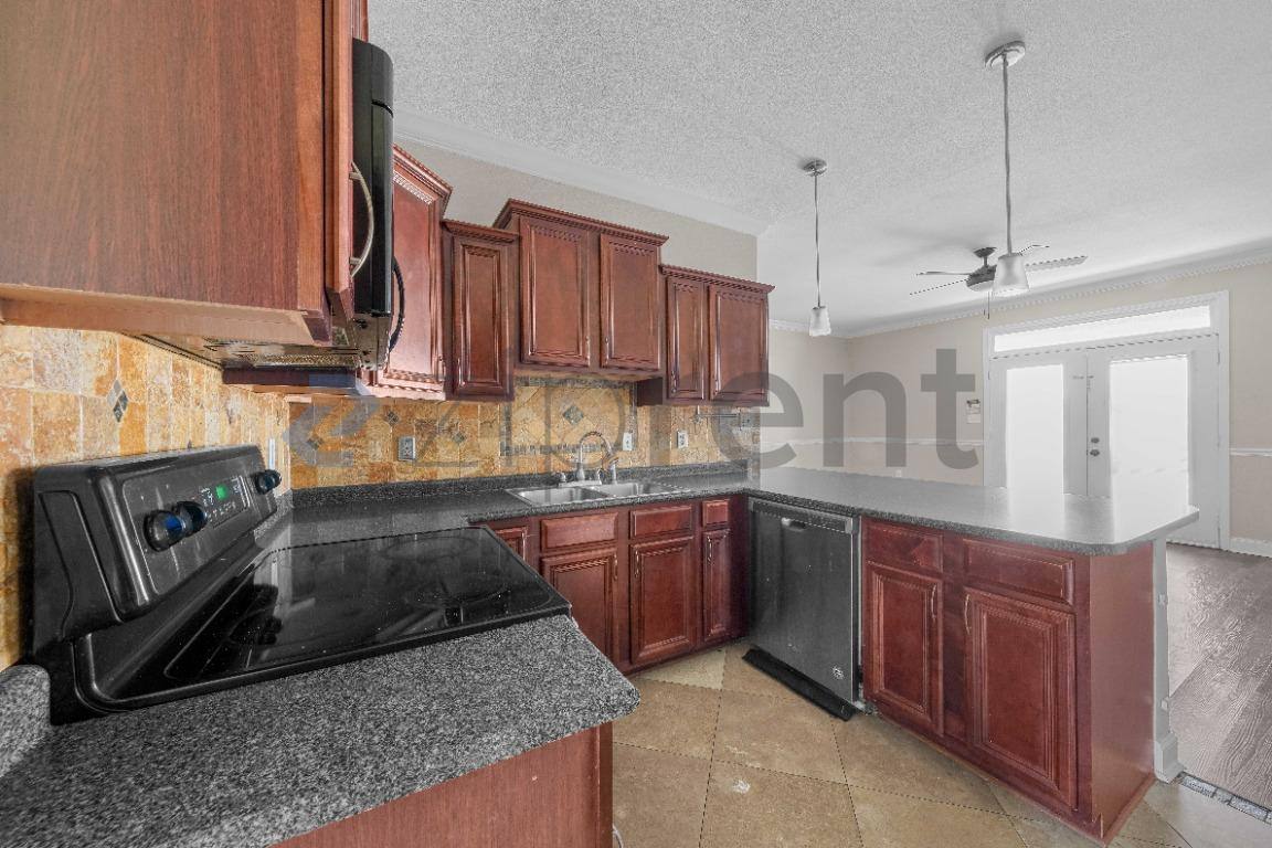 Townhouse for rent at 1418 Windsor St, La Place, LA 70068