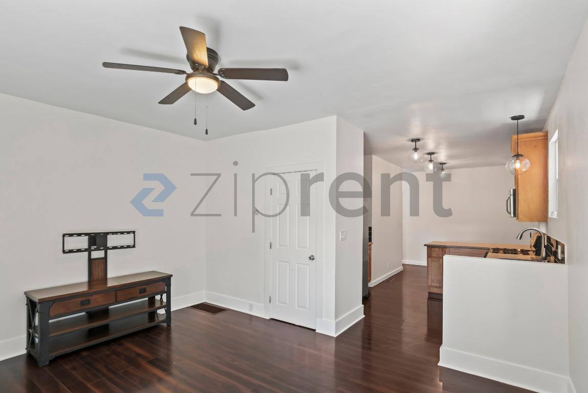 House for rent at 1104 14th St, Oakland, CA 94607