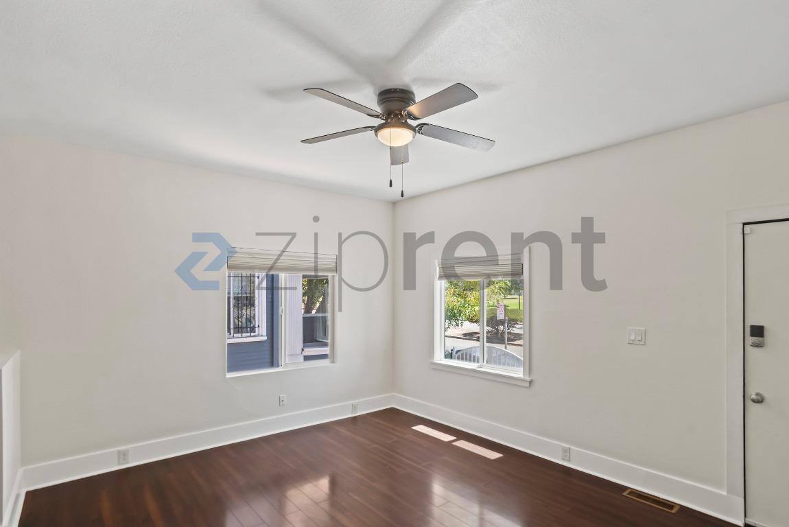 House for rent at 1104 14th St, Oakland, CA 94607