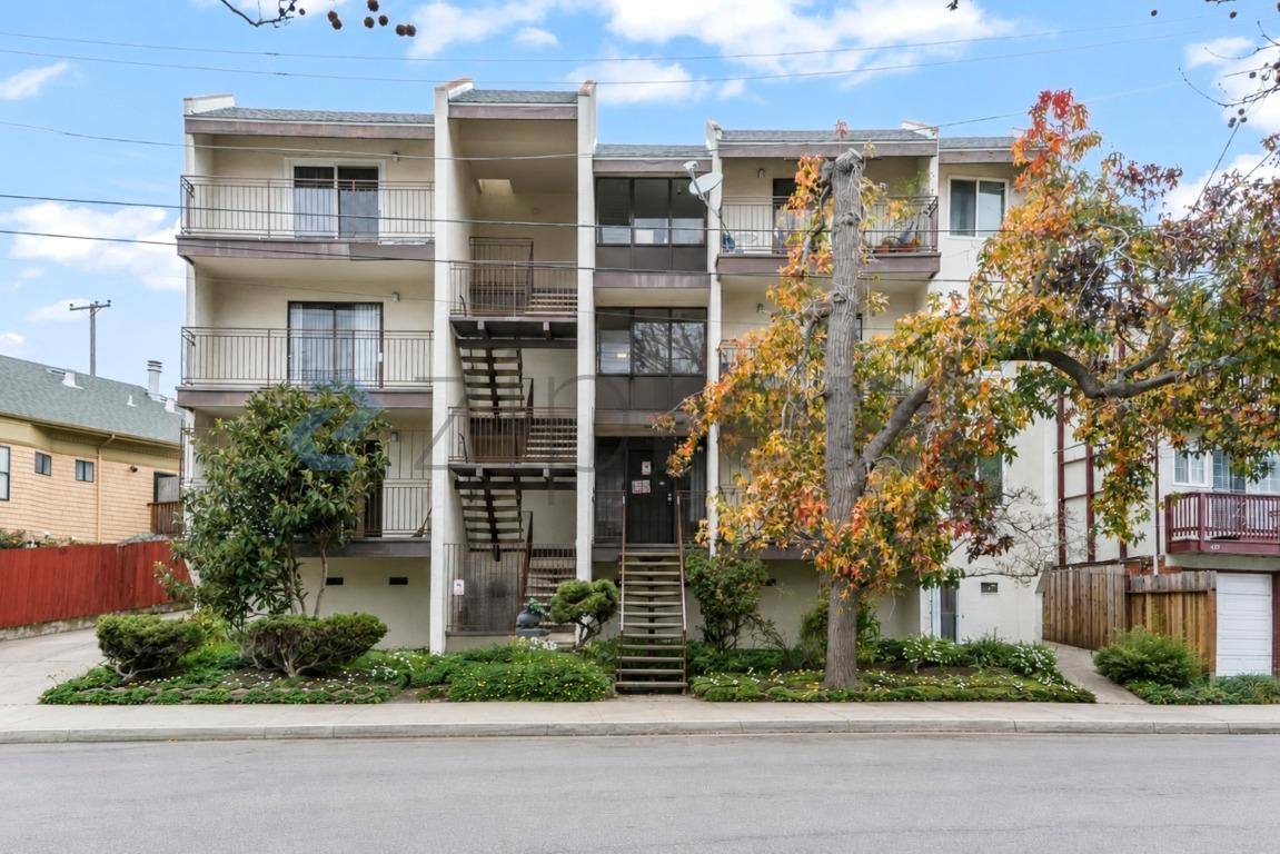 Apartment for rent at 321 Athol Ave #1, Oakland, CA 94606